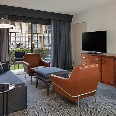 Отель Courtyard Anaheim Буэна Парк Экстерьер фото