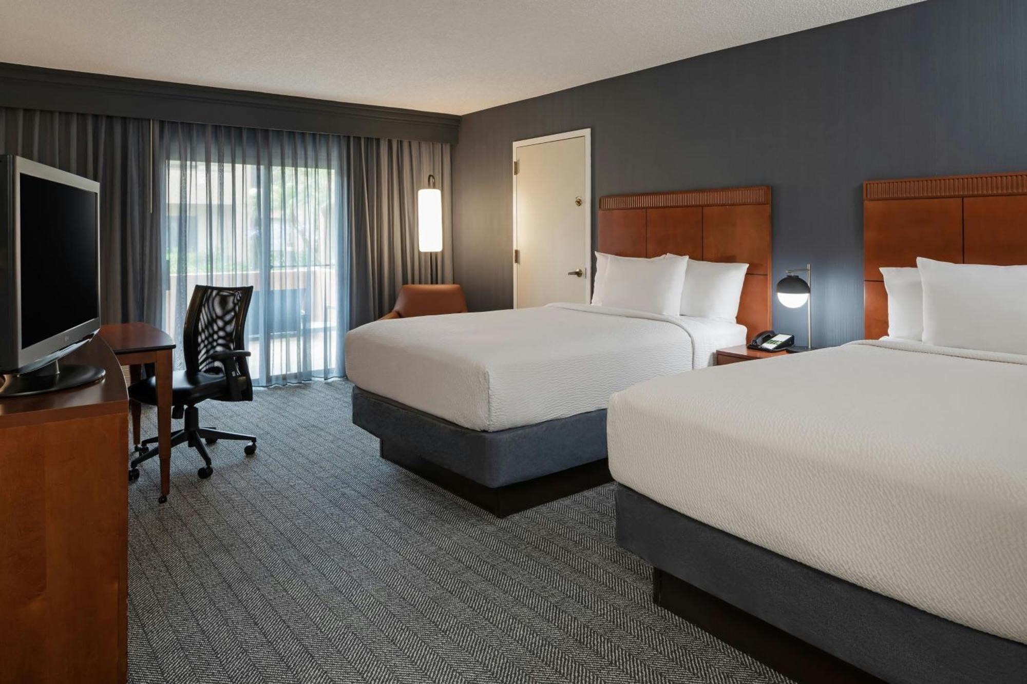 Отель Courtyard Anaheim Буэна Парк Экстерьер фото
