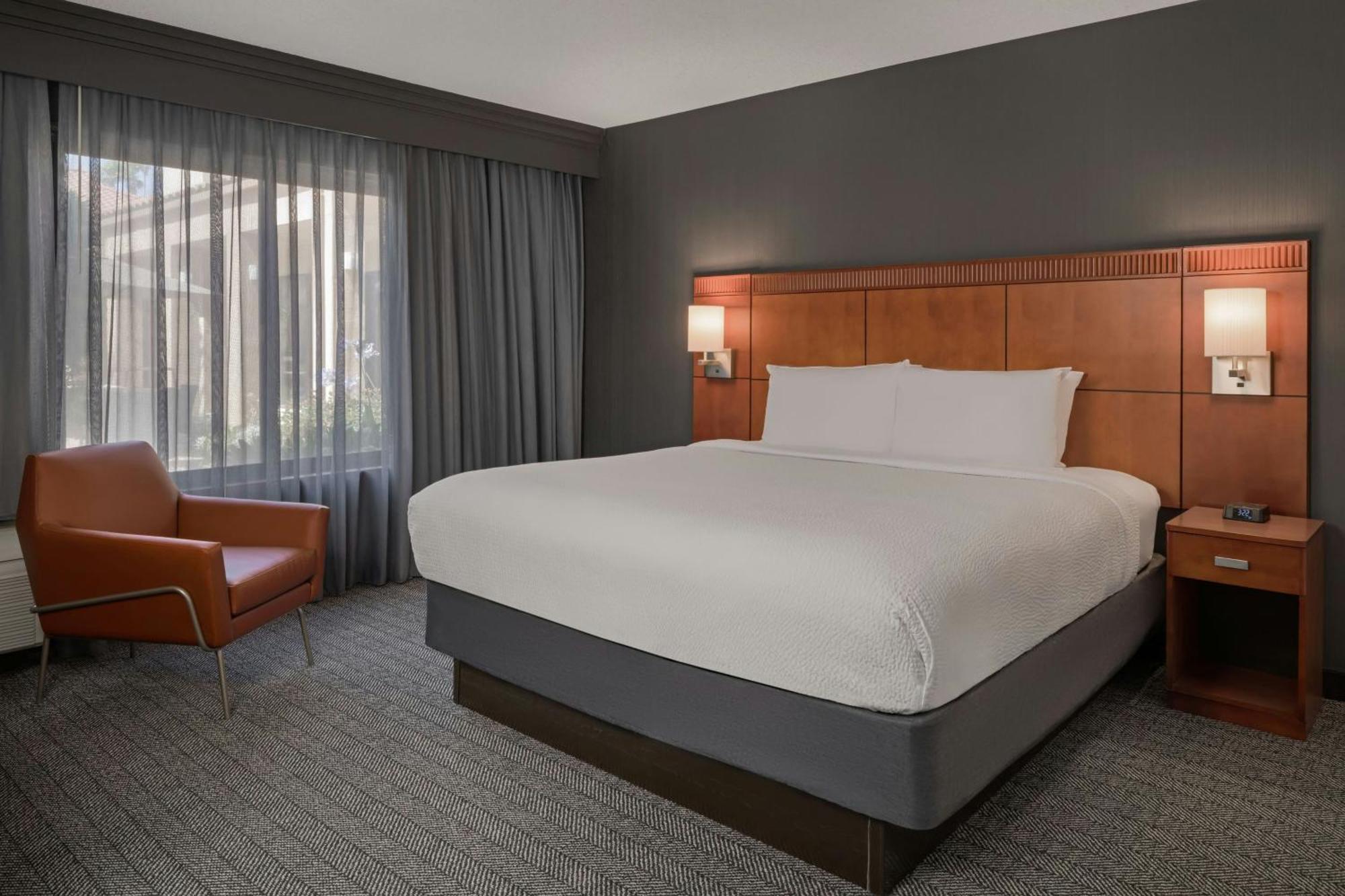 Отель Courtyard Anaheim Буэна Парк Экстерьер фото